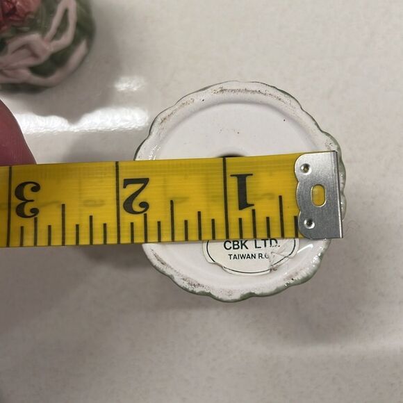 Vintage ceramic salt and pepper shakers, Asparagus in a basket - Picture 7 of 9